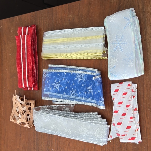 Assorted Ribbons And Bows - Picture 6 of 8